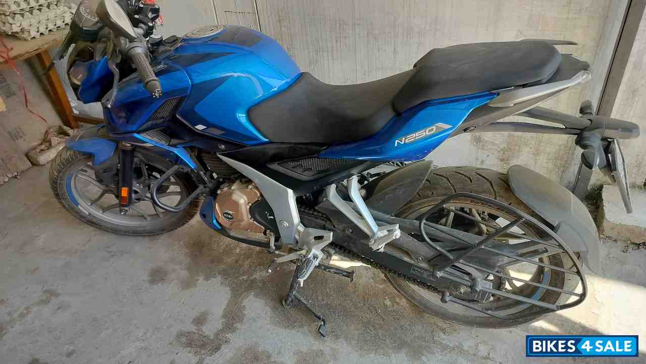 Bajaj Pulsar N250