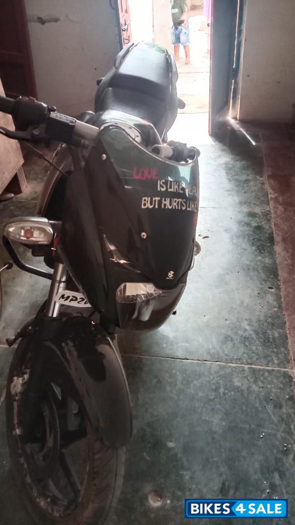 Black Bajaj Pulsar 180