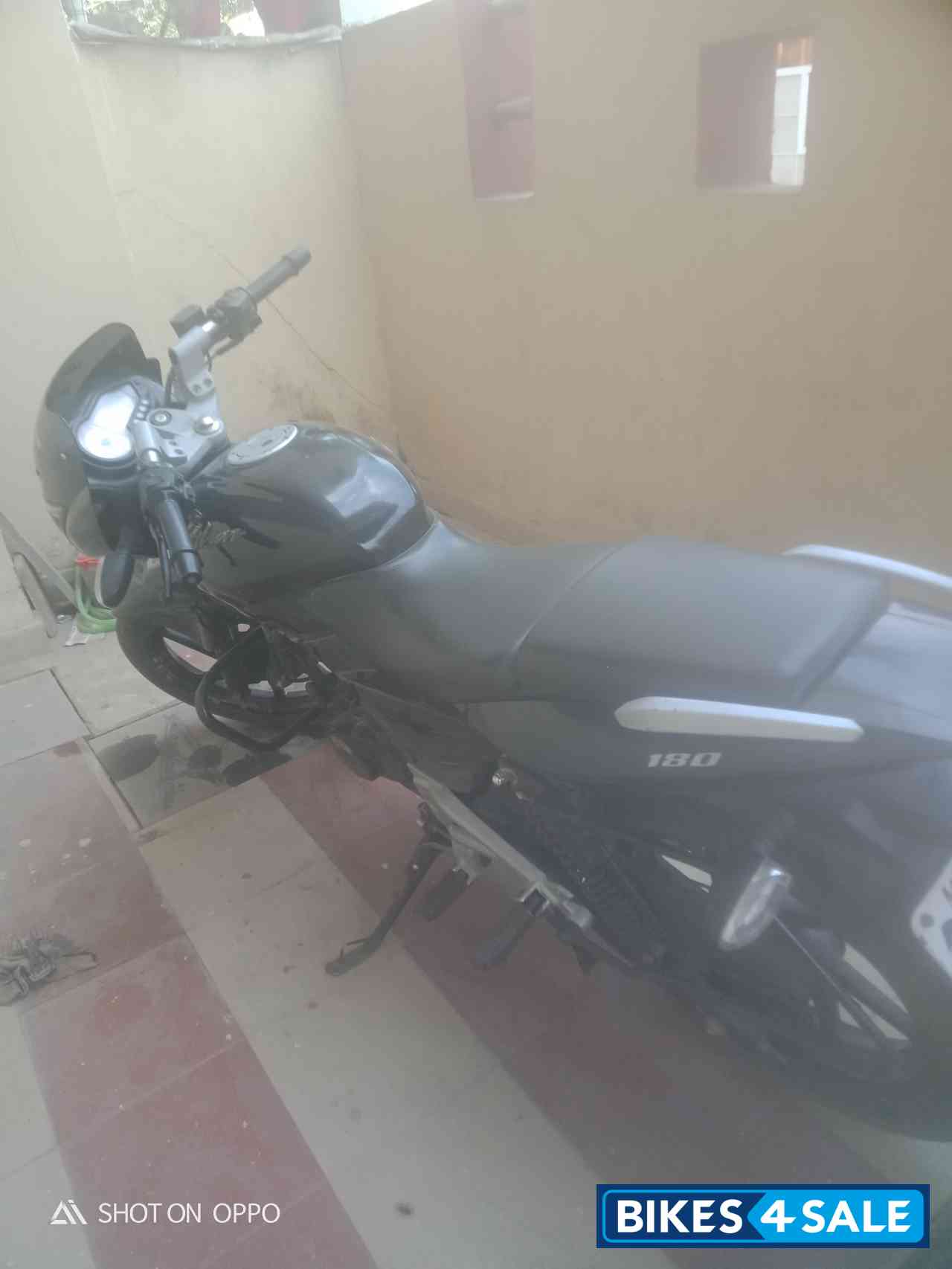 Black Bajaj Pulsar 180