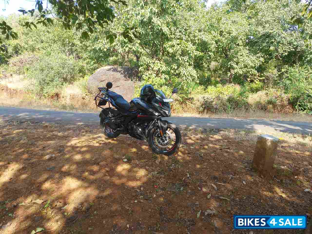 Black Bajaj Pulsar F250 Dual Channel ABS Black Bajaj Pulsar F250 Dual Channel ABS