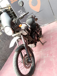 Snow White Royal Enfield Himalayan