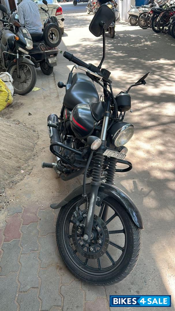 Bajaj Avenger Street 220