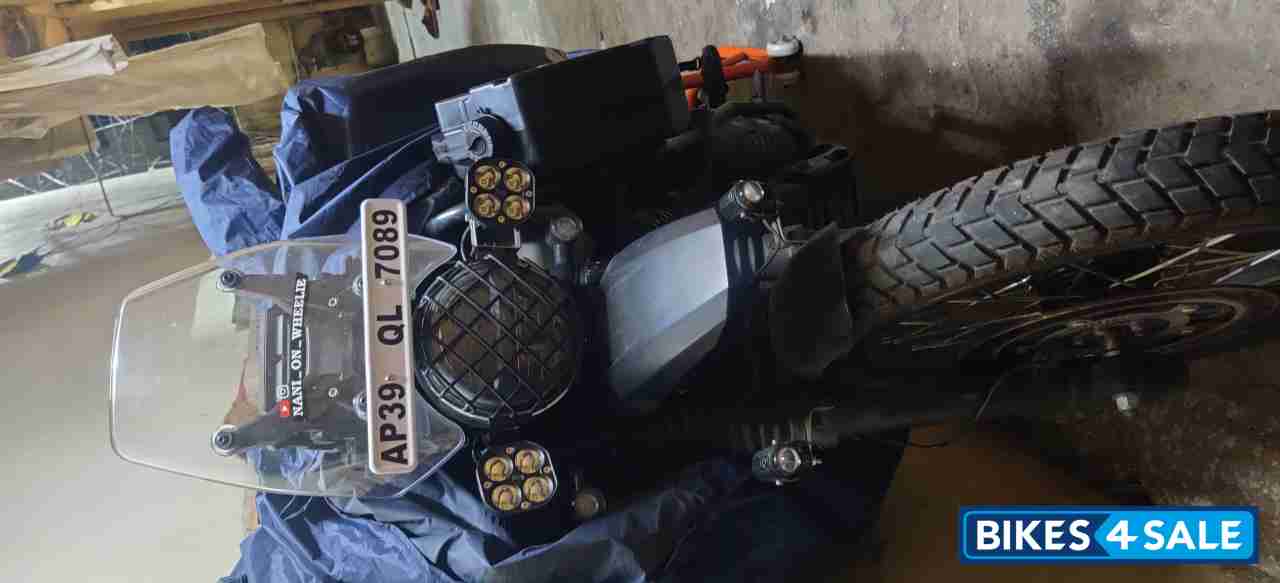 Yezdi Adventure Sleek silver Yezdi Adventure Sleek silver