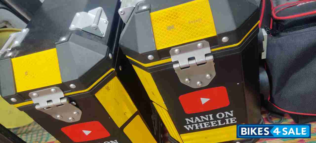 Yezdi Adventure Sleek silver Yezdi Adventure Sleek silver