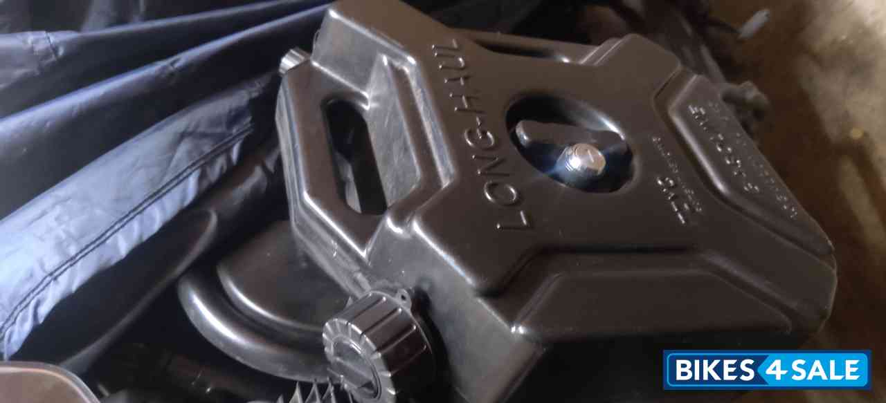 Yezdi Adventure Sleek silver Yezdi Adventure Sleek silver