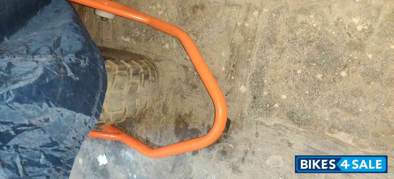 Yezdi Adventure Sleek silver Yezdi Adventure Sleek silver