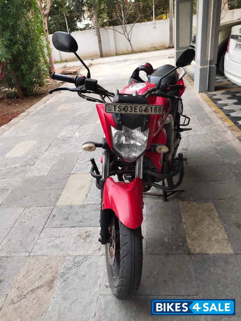 Red Yamaha FZ FI V2
