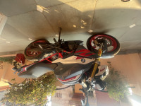 Limestone Metallic BMW G 310 R