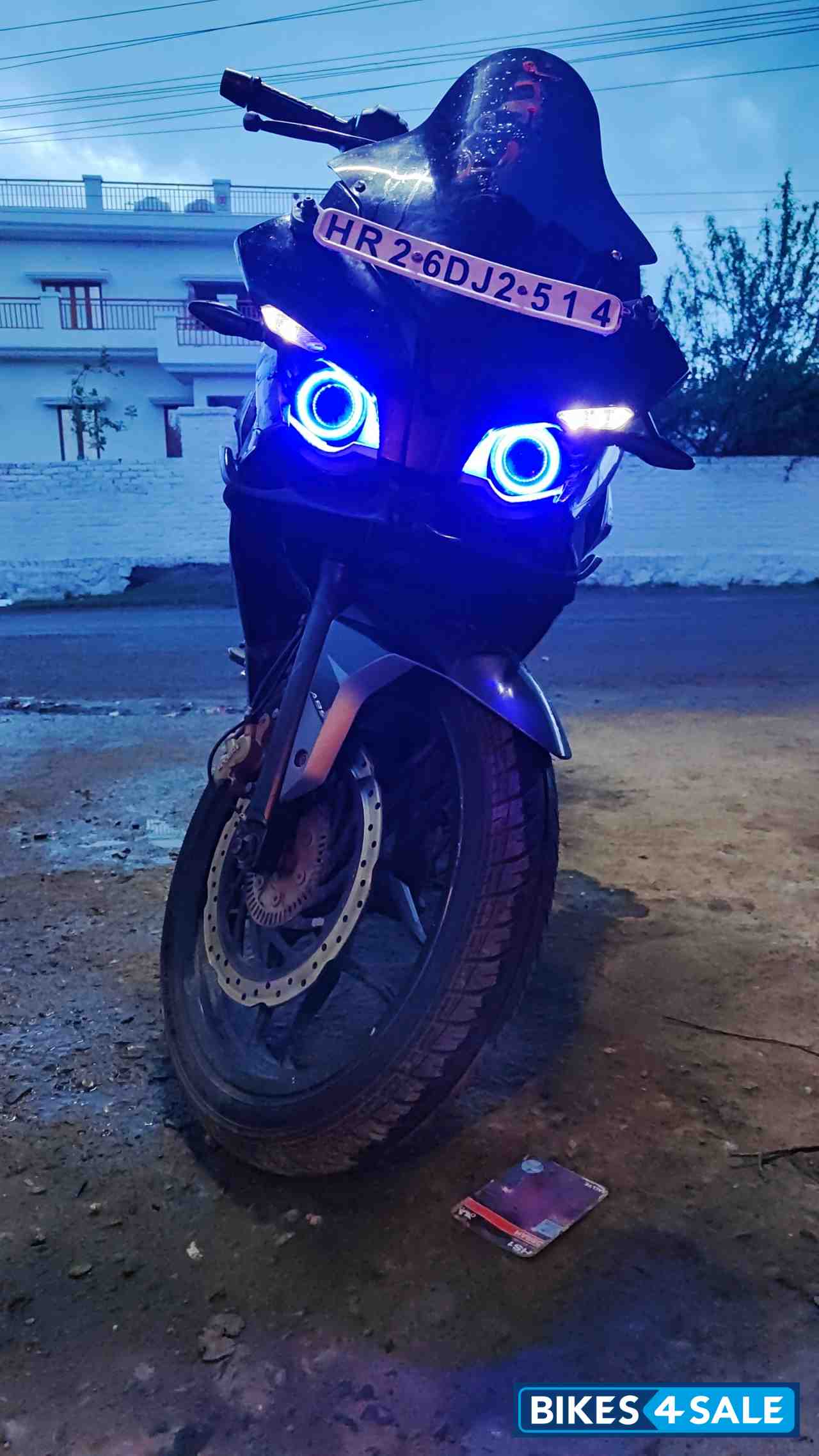 Black Bajaj Pulsar RS 200 ABS