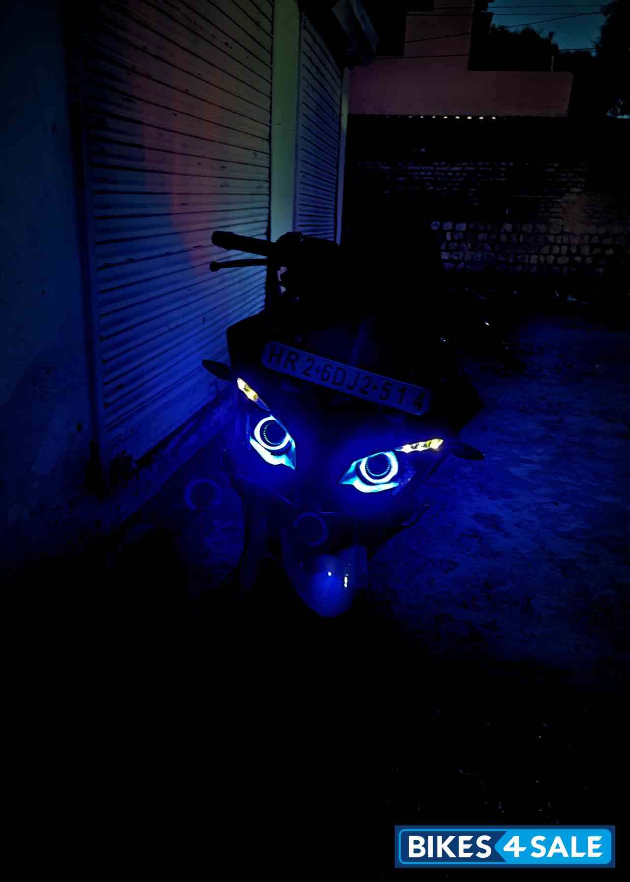 Black Bajaj Pulsar RS 200 ABS