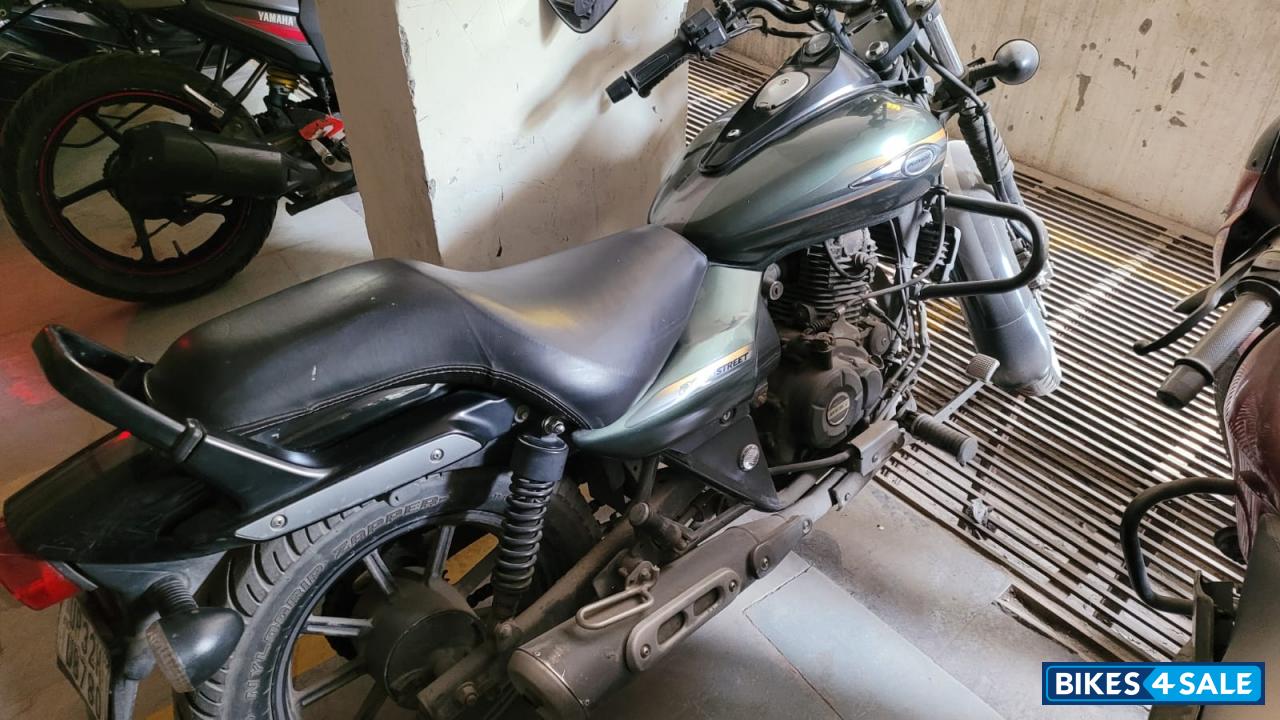 Millitary Green Bajaj Avenger 220 DTS-i