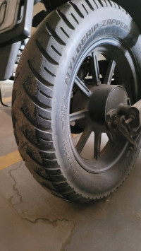 Millitary Green Bajaj Avenger 220 DTS-i