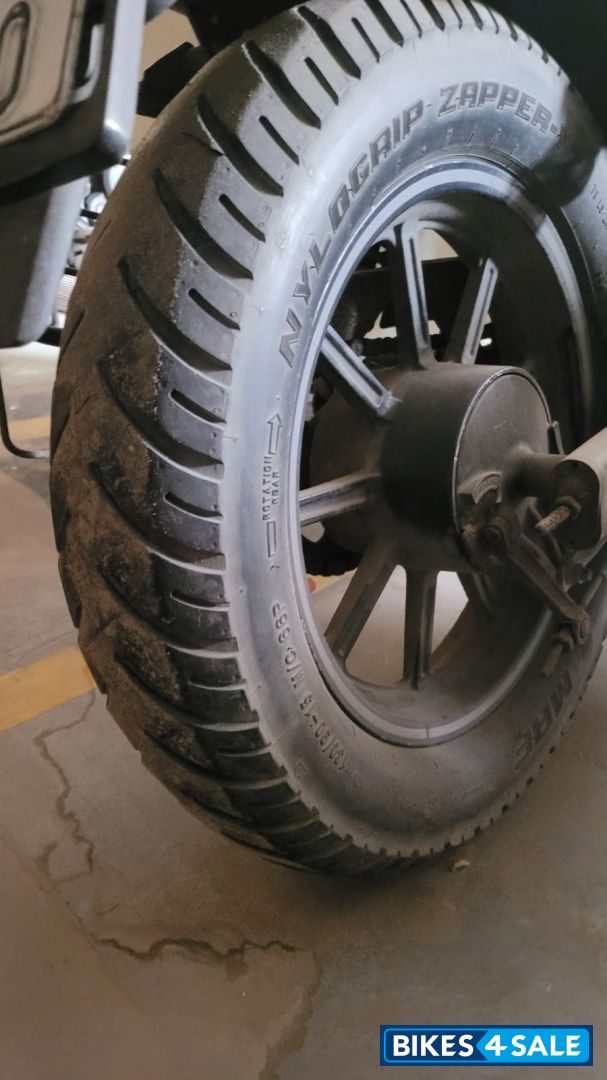 Millitary Green Bajaj Avenger 220 DTS-i