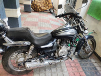 Black Bajaj Avenger Cruise 220