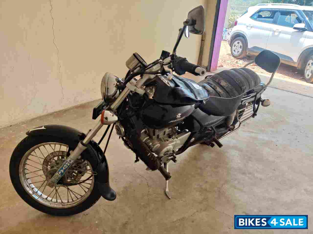 Bajaj Avenger 220 DTS-i