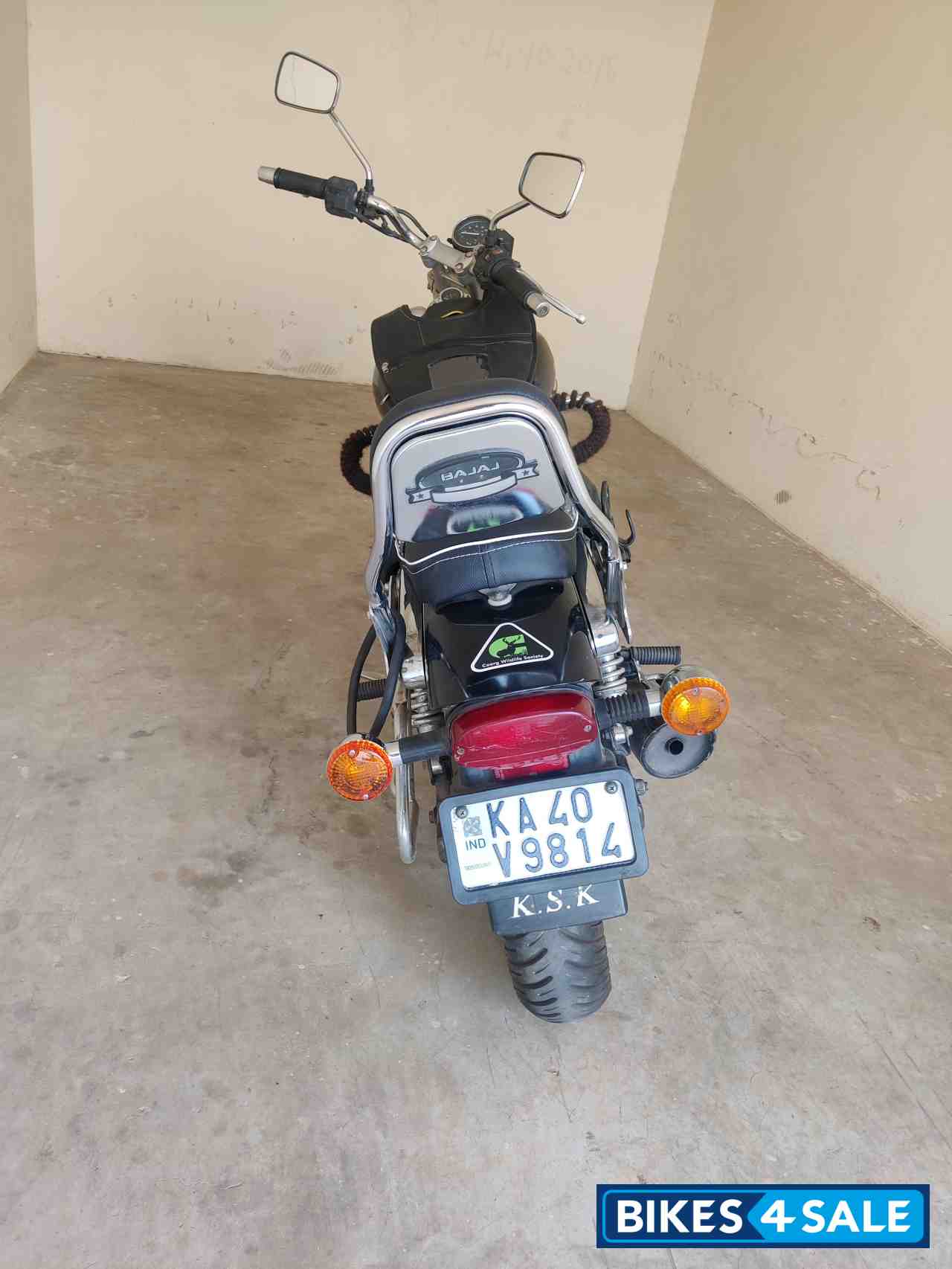 Bajaj Avenger 220 DTS-i