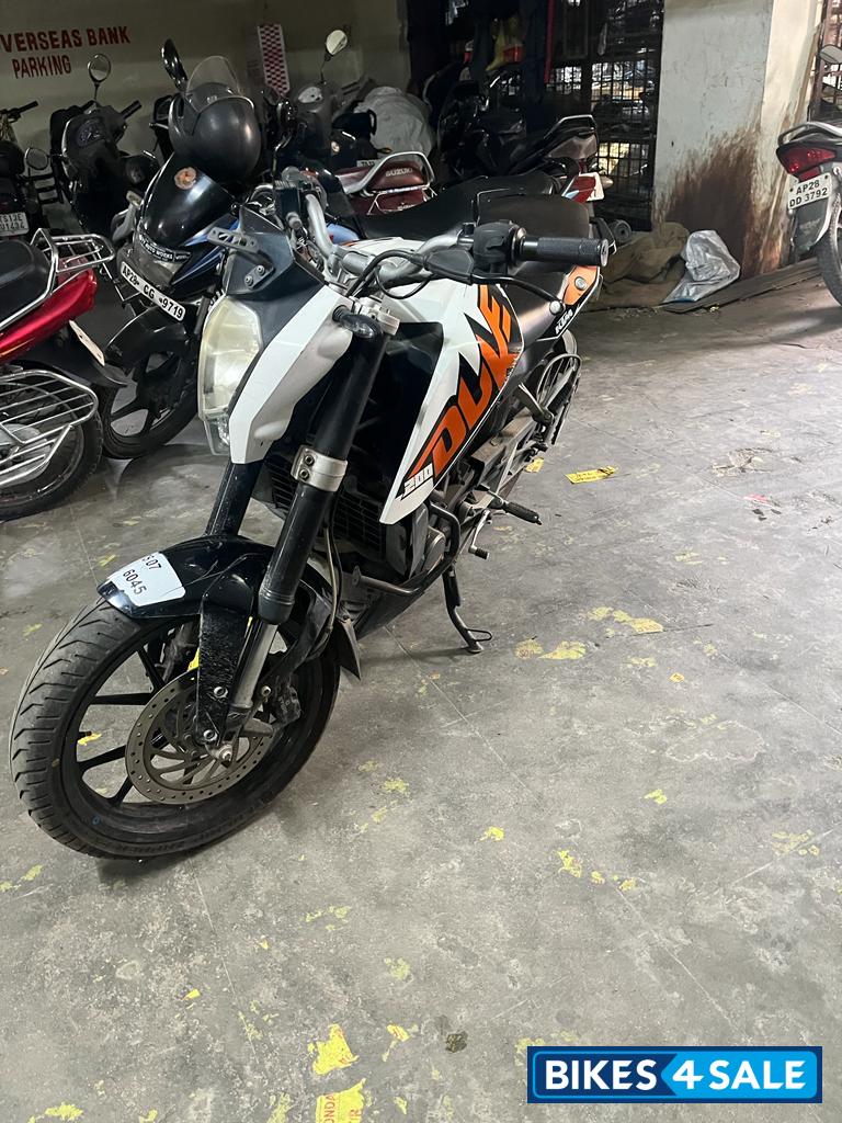 KTM Duke 200