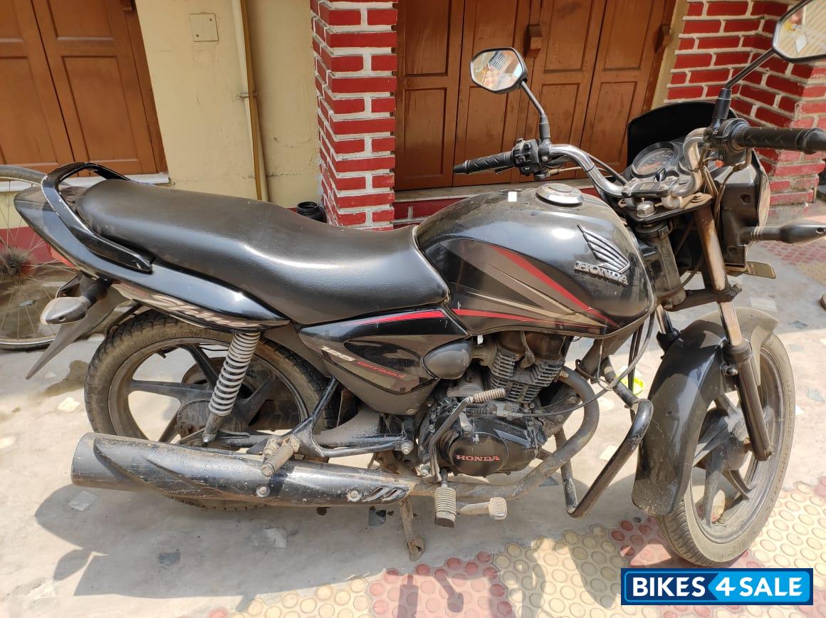 Black Honda CB Shine