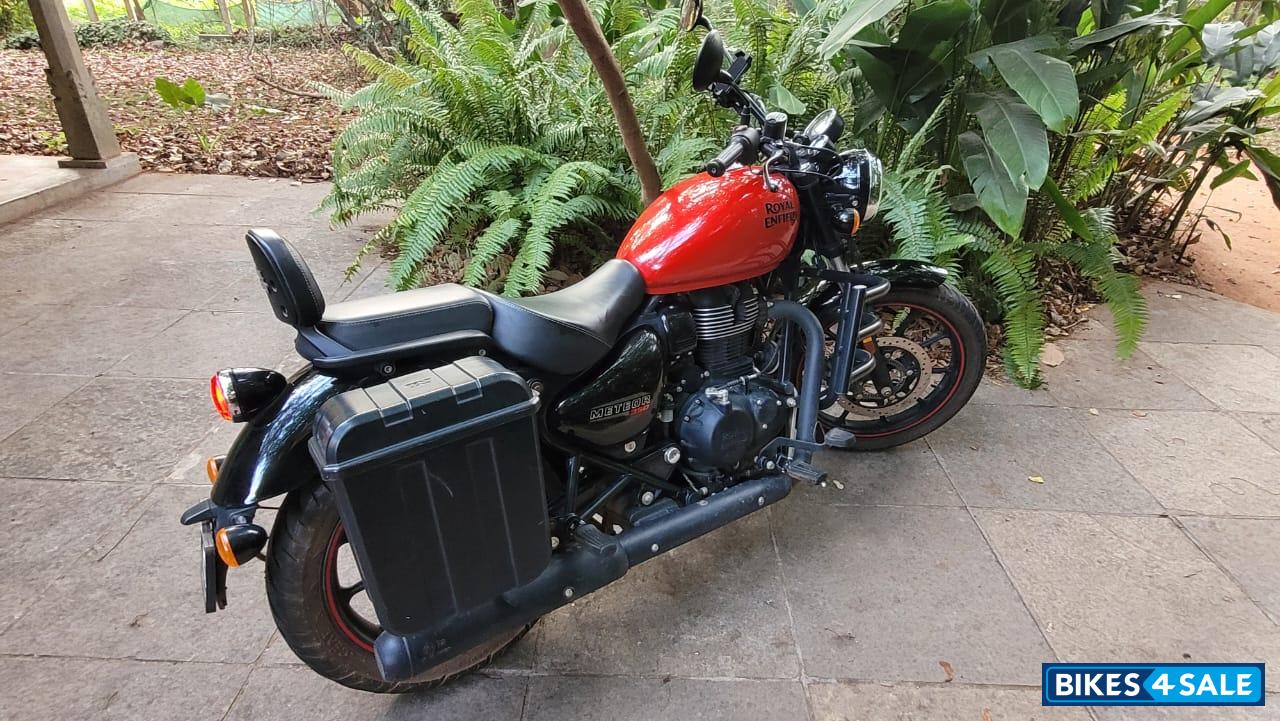 Red Royal Enfield Meteor 350 Fireball