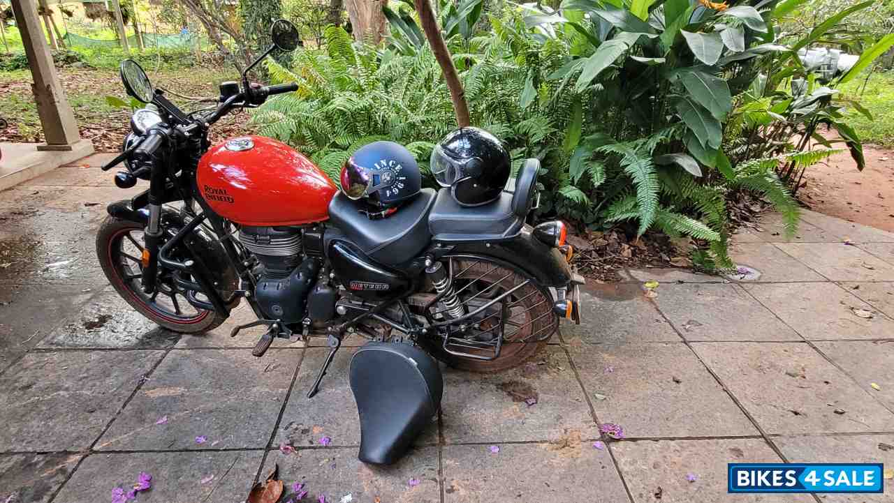 Red Royal Enfield Meteor 350 Fireball