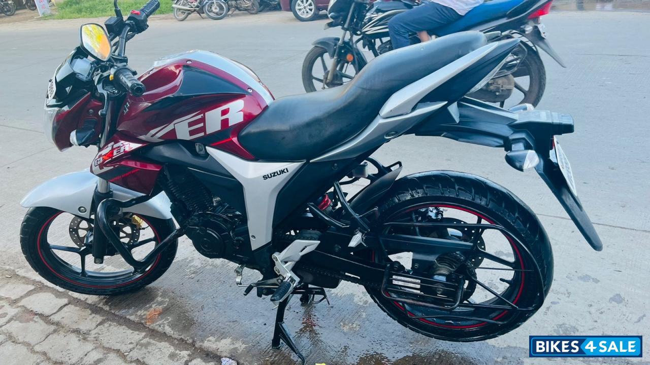 Suzuki Gixxer SF