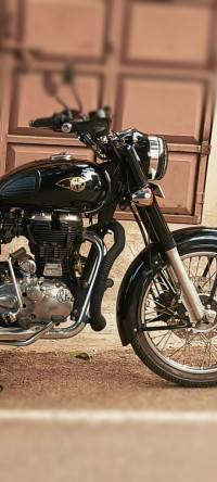 Black Royal Enfield Classic 350