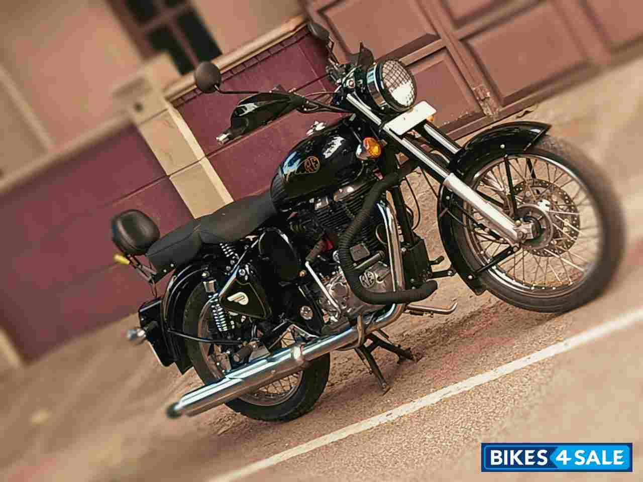 Black Royal Enfield Classic 350