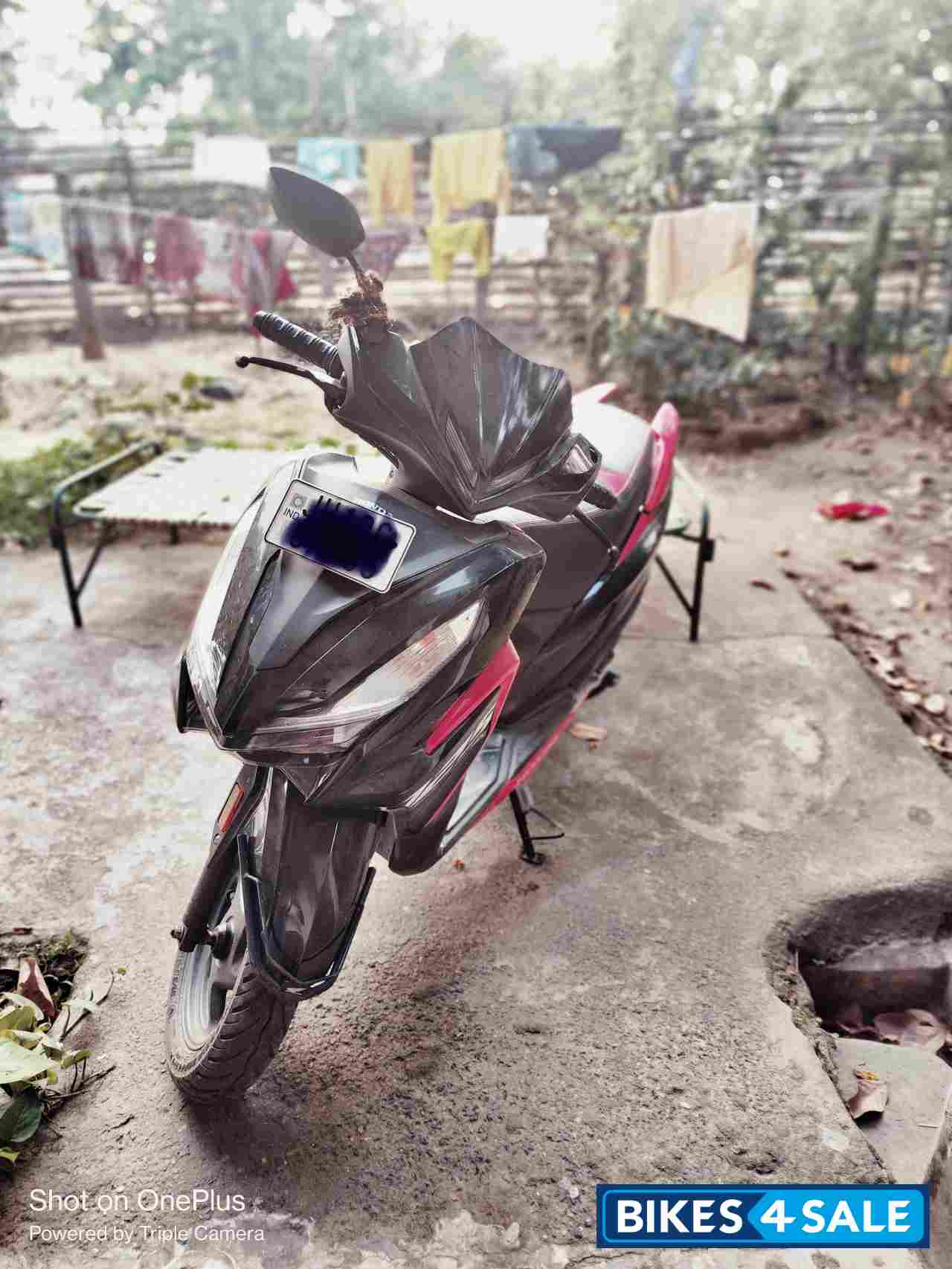 Black /red Honda Grazia 125 Sports Edition