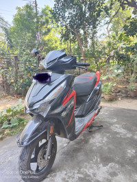 Black /red Honda Grazia 125 Sports Edition