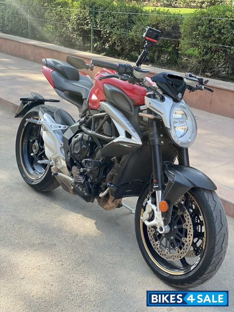MV Agusta Brutale 800