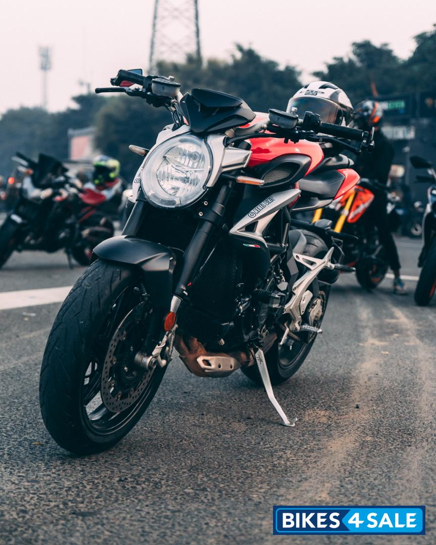 MV Agusta Brutale 800