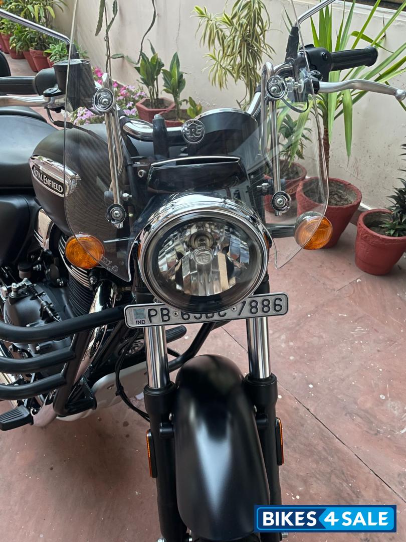 Black Royal Enfield Meteor 350 Stellar Black Royal Enfield Meteor 350 Stellar
