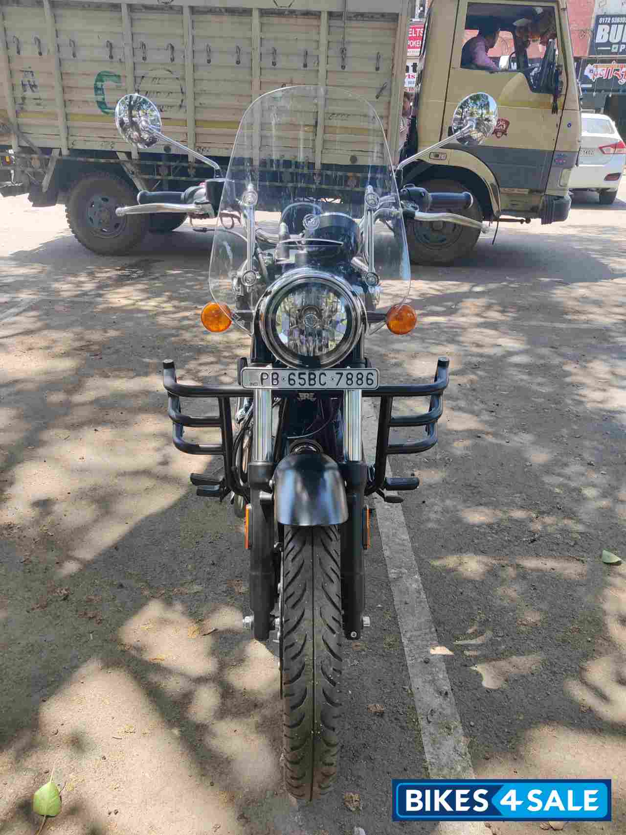 Black Royal Enfield Meteor 350 Stellar Black Royal Enfield Meteor 350 Stellar