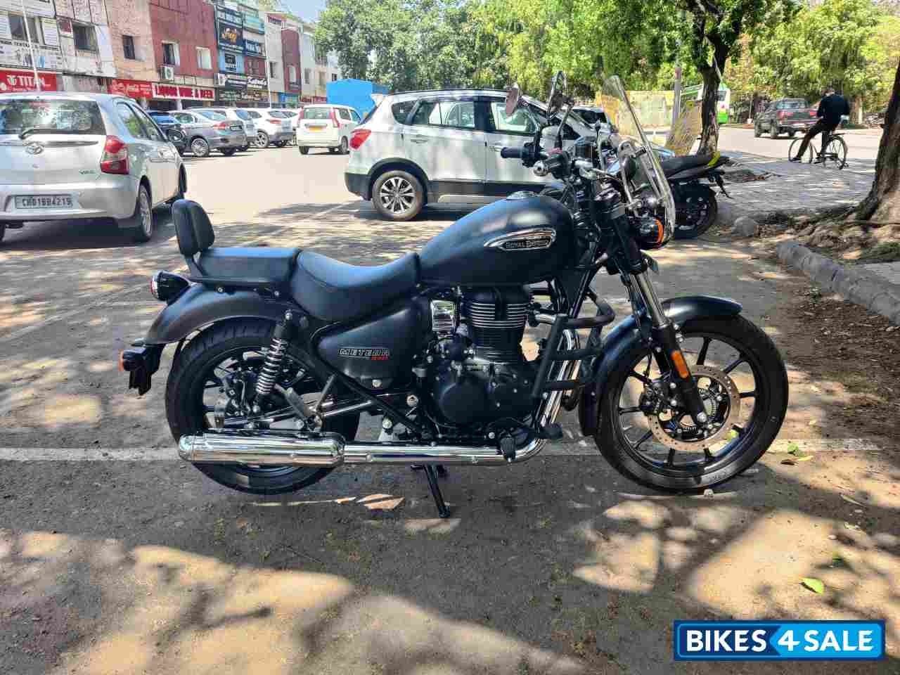 Black Royal Enfield Meteor 350 Stellar Black Royal Enfield Meteor 350 Stellar