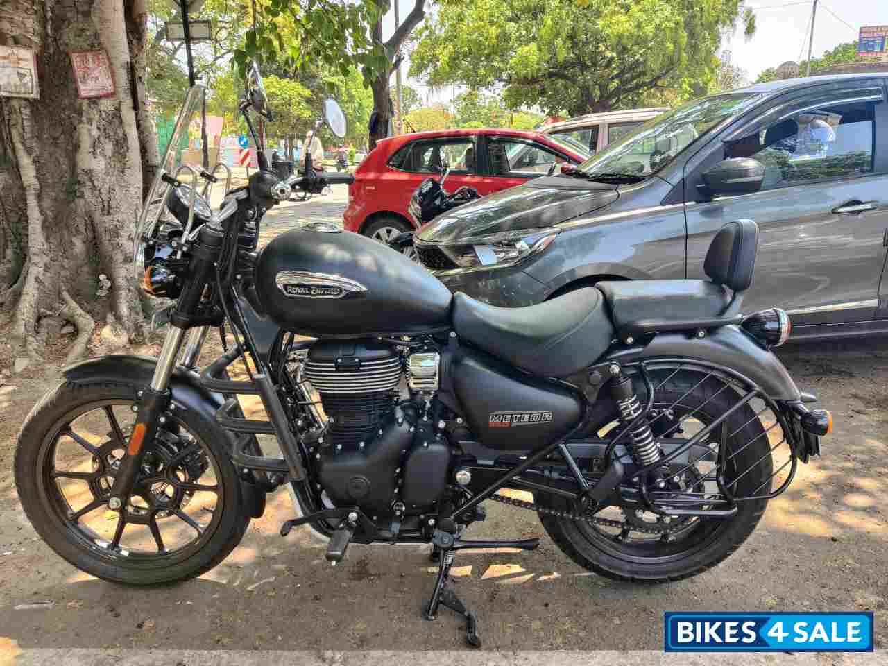 Black Royal Enfield Meteor 350 Stellar Black Royal Enfield Meteor 350 Stellar