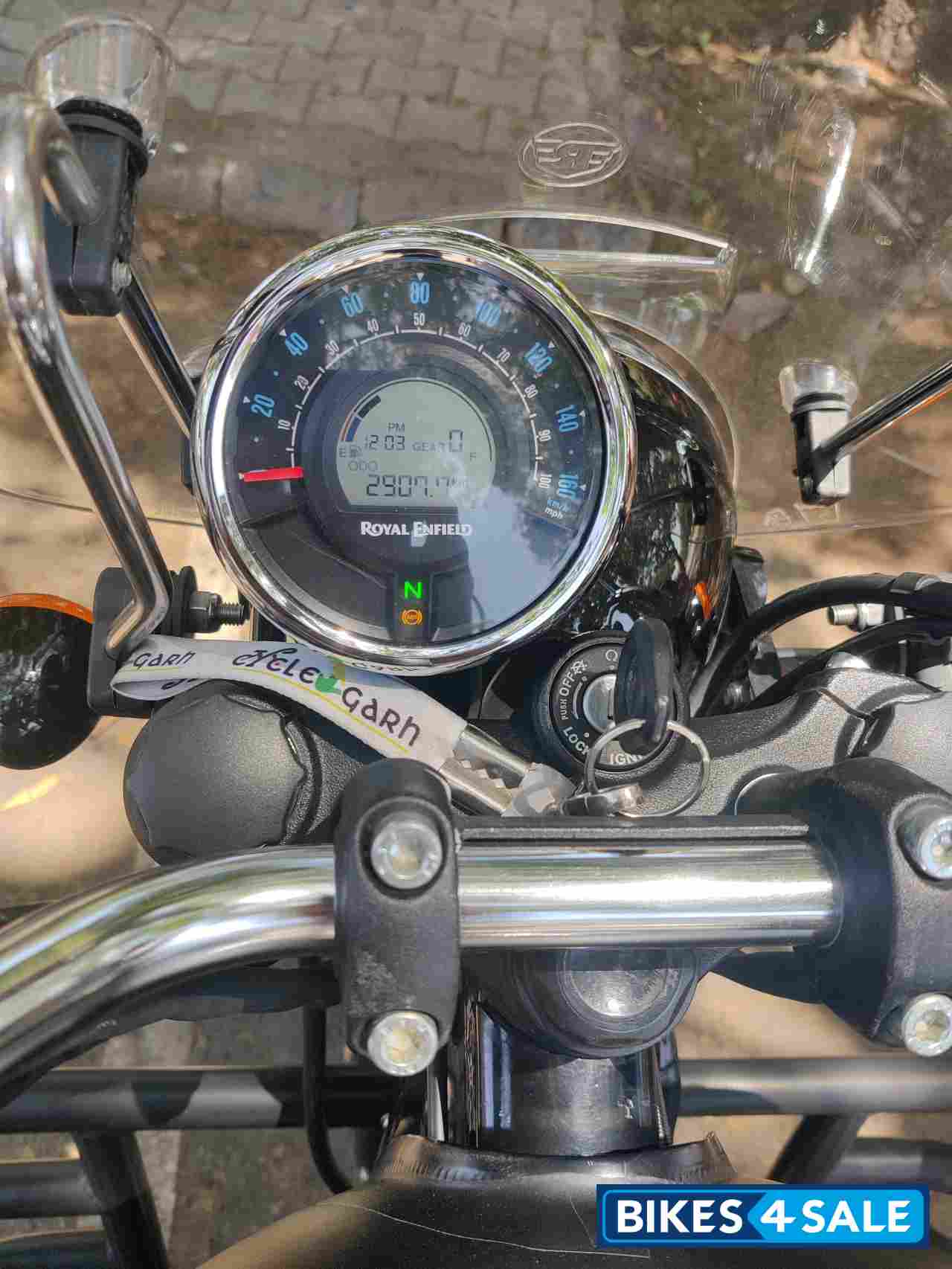 Black Royal Enfield Meteor 350 Stellar Black Royal Enfield Meteor 350 Stellar