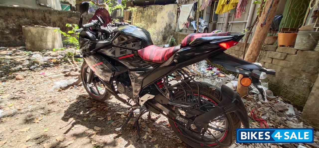 Glossy Black Suzuki Gixxer SF BS6