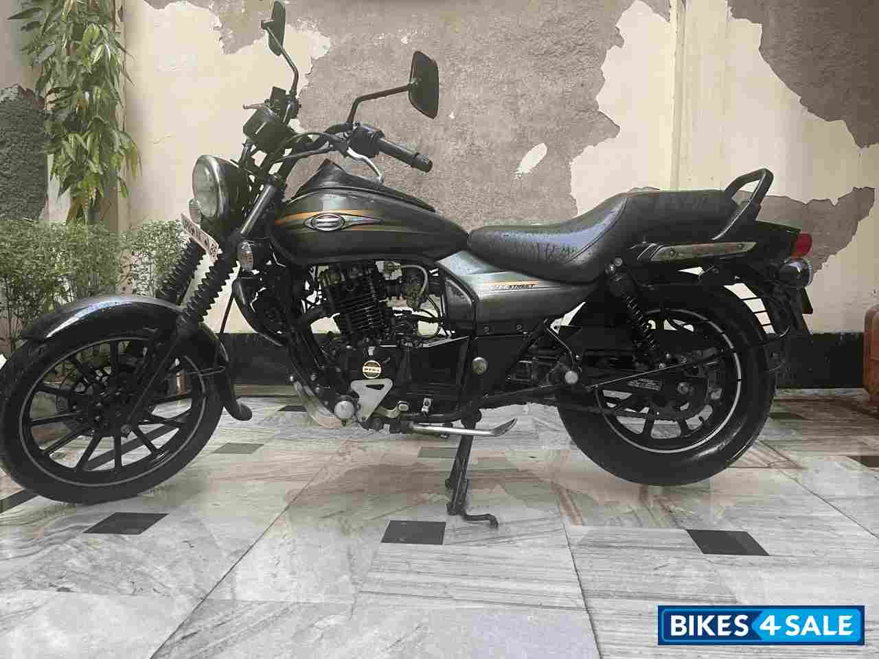 Green Bajaj Avenger Street 220