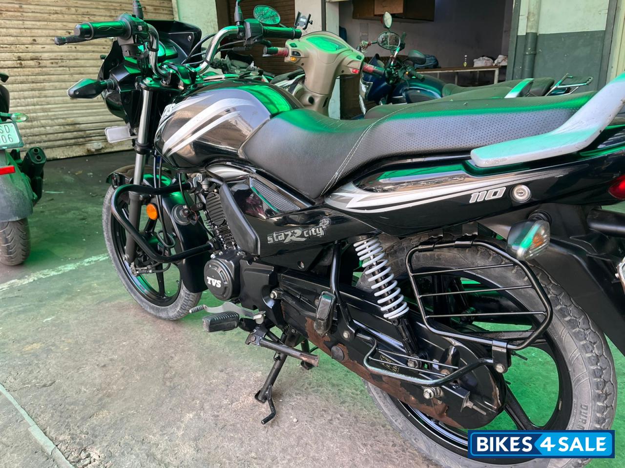 Black TVS Star City Plus