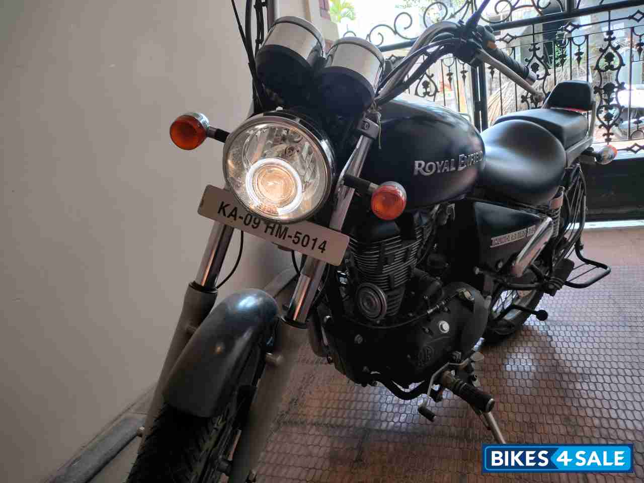 Matt Black Royal Enfield Thunderbird 350