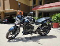 Racing Black TVS Apache RTR 160 4V