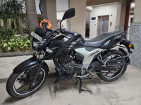 Racing Black TVS Apache RTR 160 4V