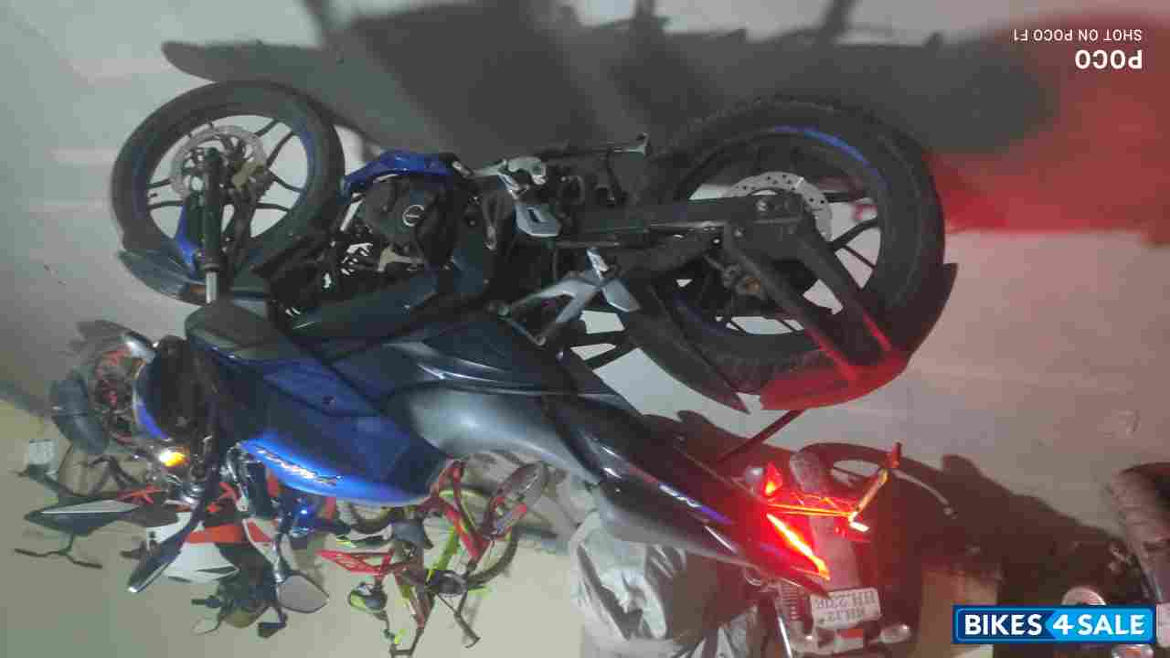 Blue Bajaj Pulsar NS 160