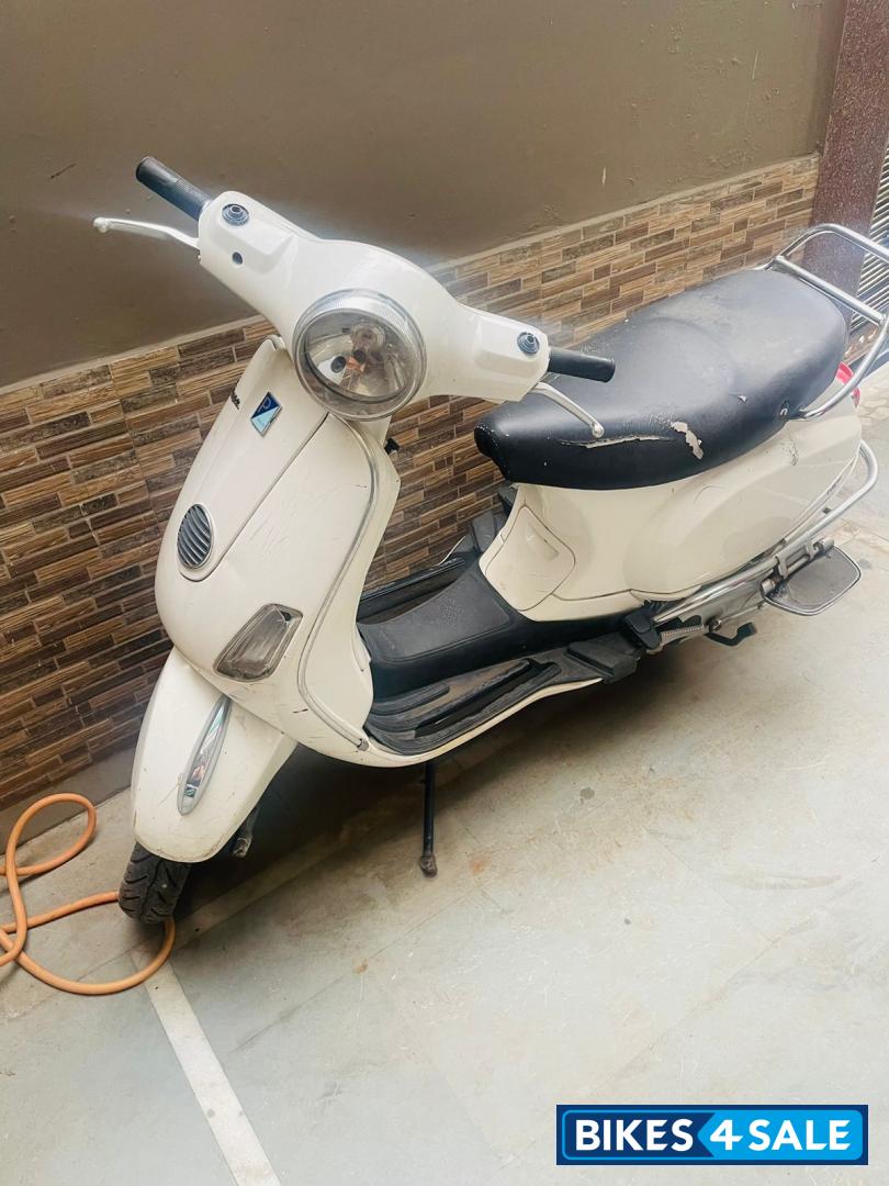 Vespa LX 125