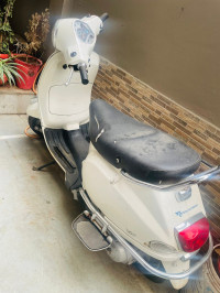 Vespa LX 125