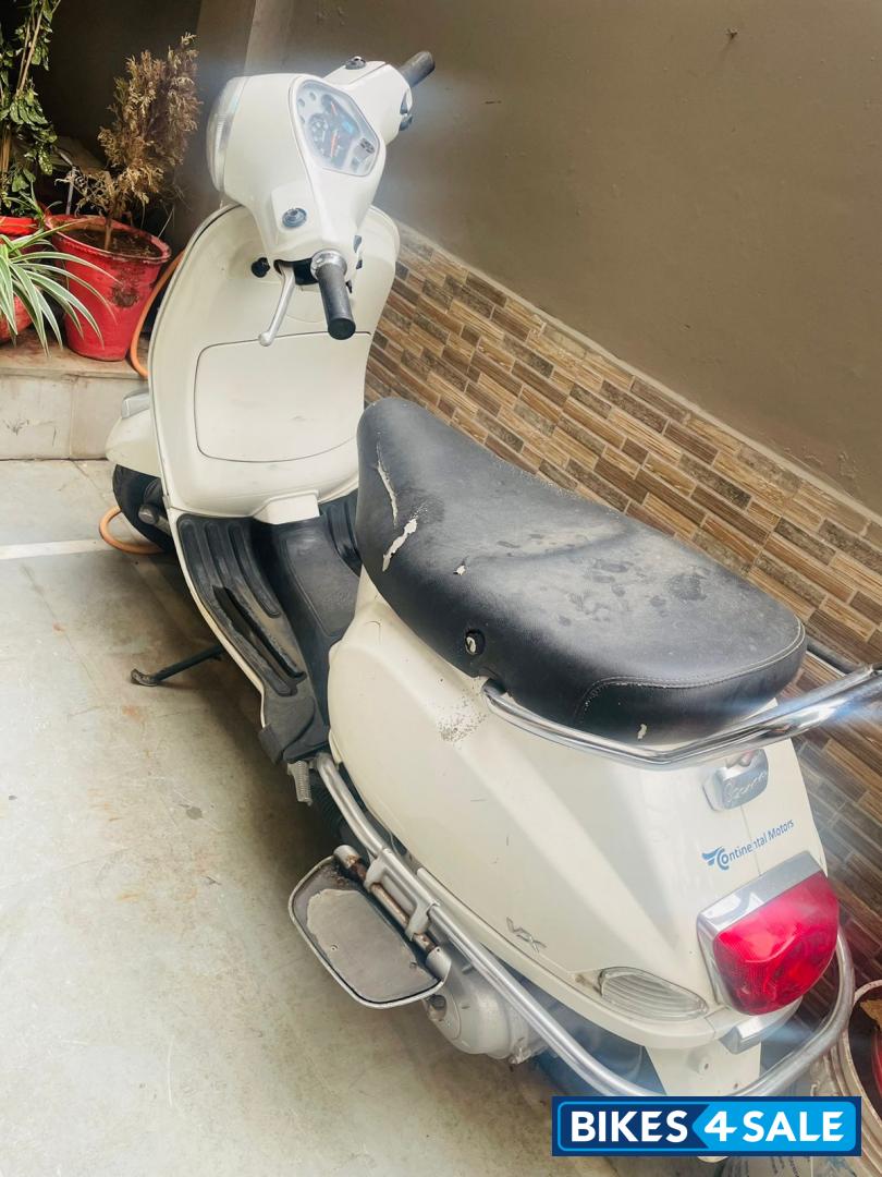 Vespa LX 125