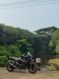 Mahindra Mojo 300 ABS BS6