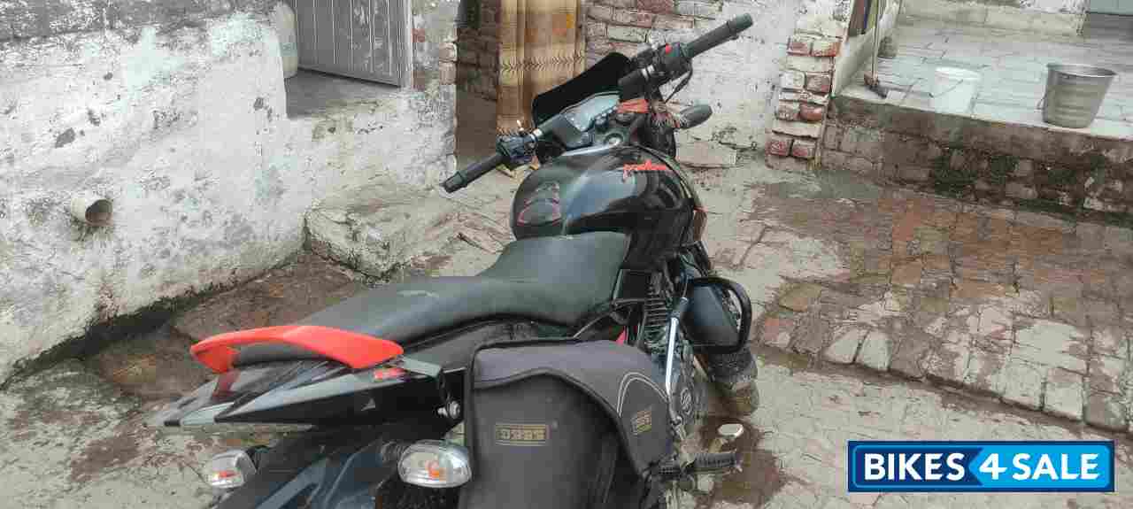 Bajaj Pulsar 125 Carbon Fibre Disc Single Seat