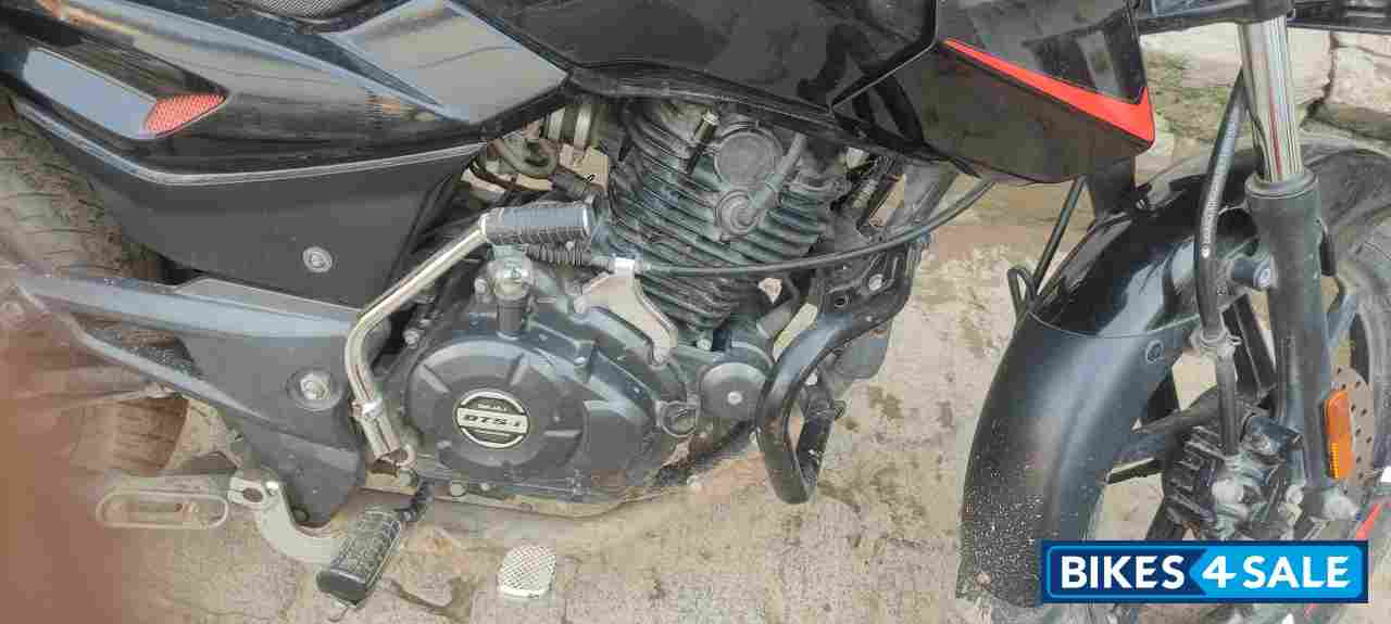 Bajaj Pulsar 125 Carbon Fibre Disc Single Seat