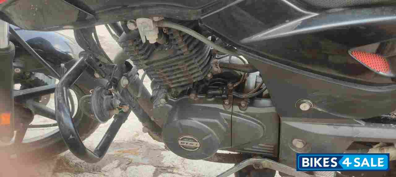 Bajaj Pulsar 125 Carbon Fibre Disc Single Seat